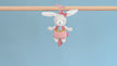 Baby Mini Spieluhr Hase rosa Bio Baumwolle Fehn zum Aufhängen