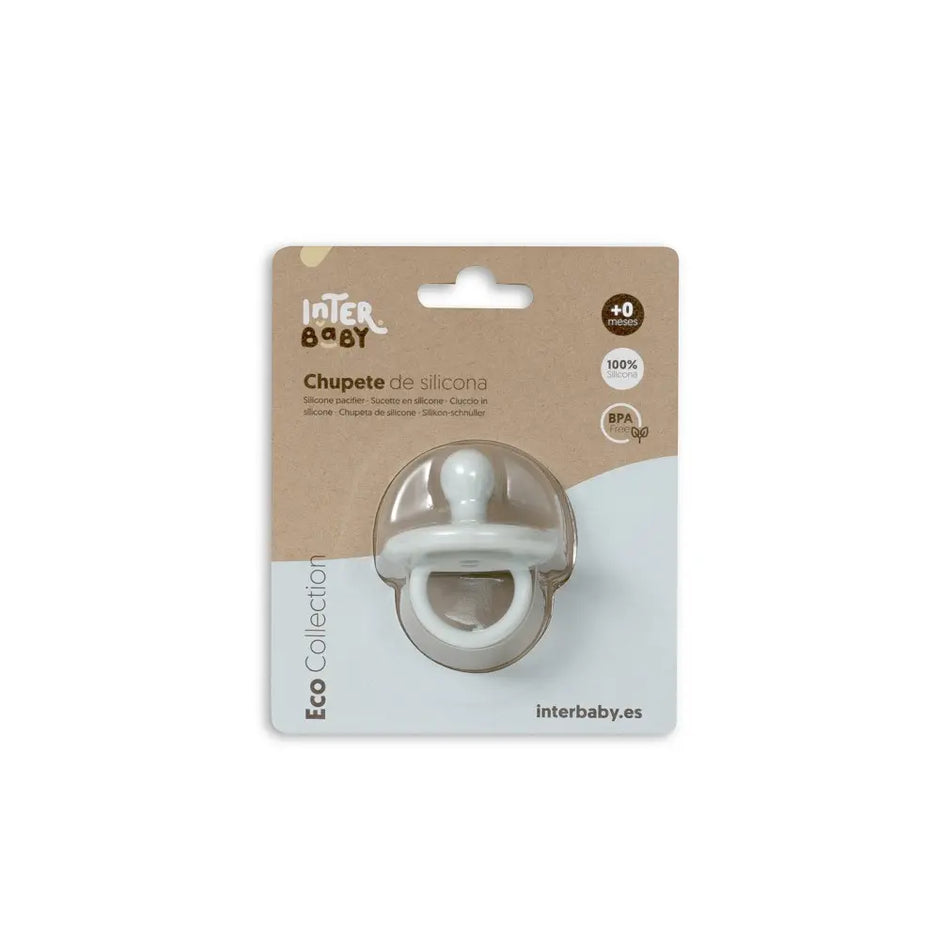Originalverpackung des hellblauen Silikon Schnullers von Interbaby – 100 % lebensmittelechtes Silikon, BPA-frei und für Babys ab 0 Monaten geeignet.