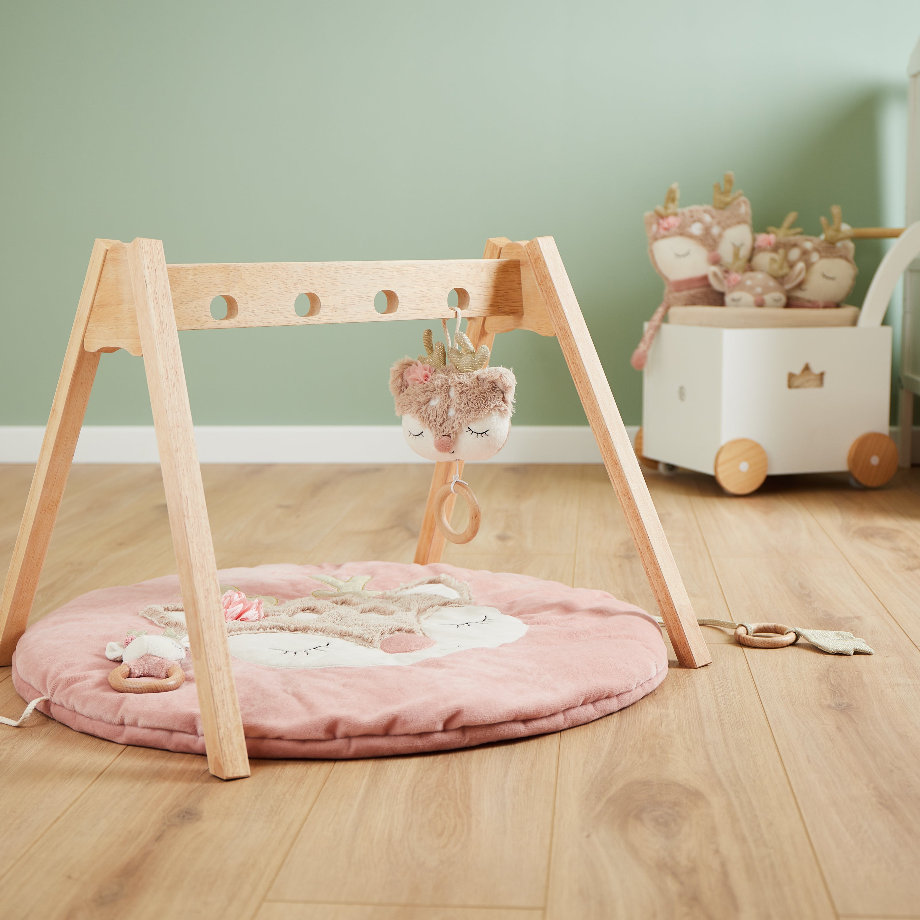 Baby Spieldecke Reh Ella mit Holz Aktivitätsbogen in Rosa